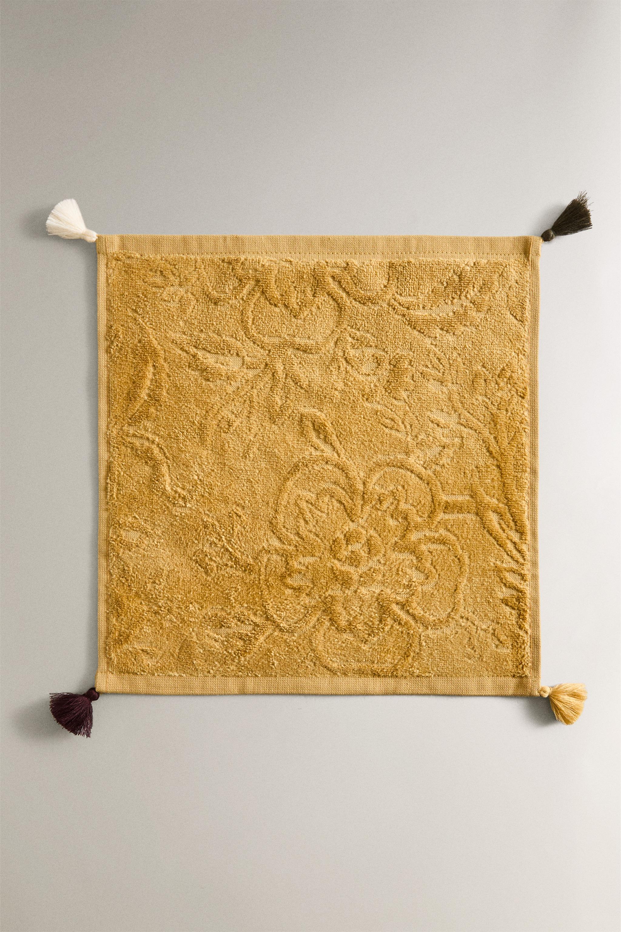 PACK OF HAND TOWELS WITH TASSELS (PACK OF 3)